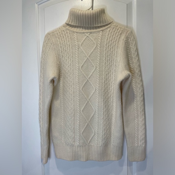 L.L. Bean Sweaters - L.L.Bean  Cream Cable Knit Sweater size L